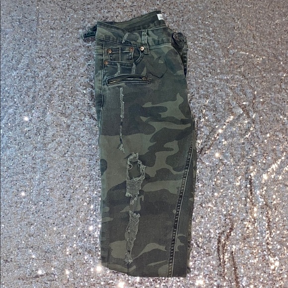 Camo Print Ripped Jeans - Picture 1 of 3